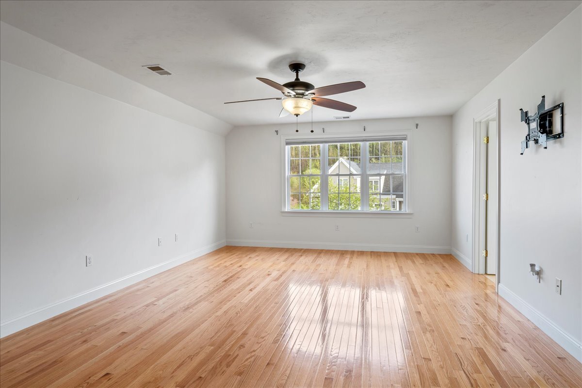 Building Photo - 6 Longview Cir