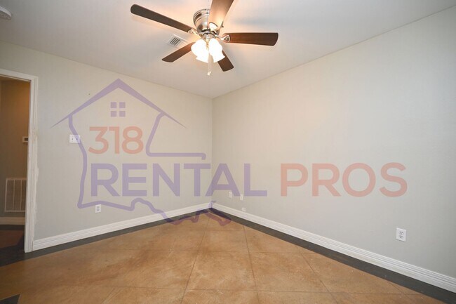 Building Photo - Three Bed, Two Bath Home in Ruston!
