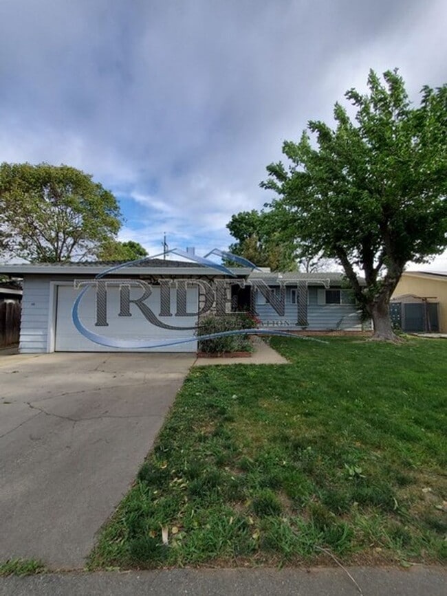 Building Photo - Cute 3 bedroom, 1 ½ bath house