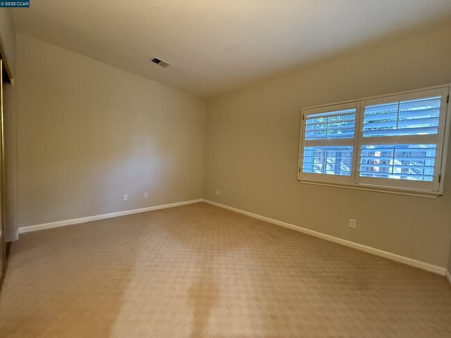 Building Photo - 600 Bourne Ct
