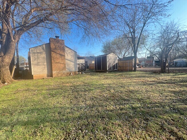 Building Photo - 1817 Breckenridge Dr