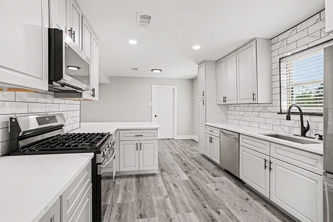 Building Photo - 10606 Hemwick Dr