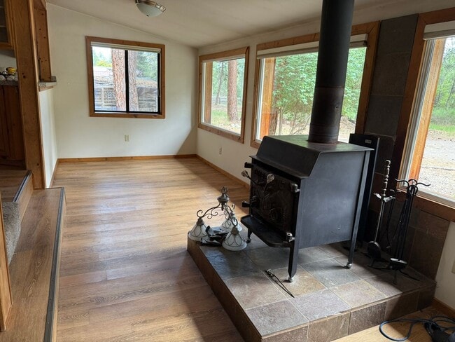Building Photo - 3 bed 2 bath in Victor