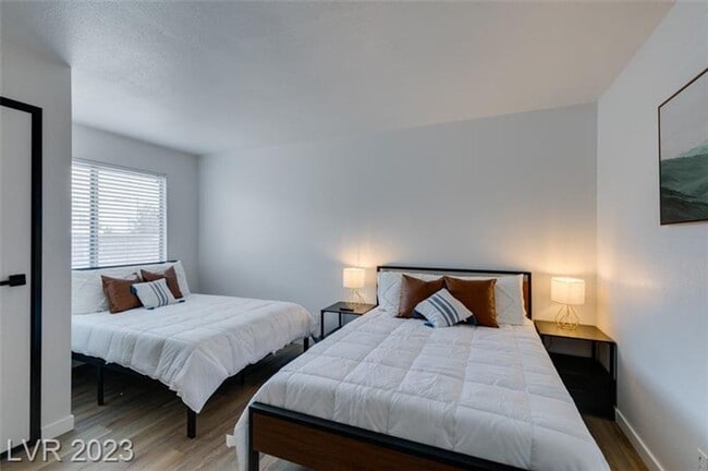 Building Photo - Gorgeous, fully-renovated and furnished co...