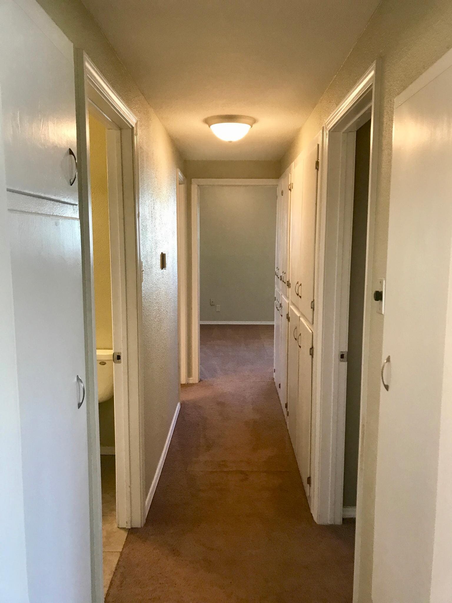 Building Photo - 1415 Willow Dr