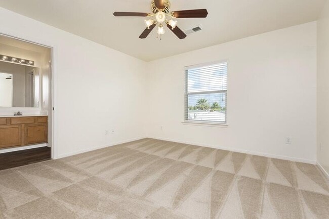 Building Photo - 2117 Saint Lucia Calle