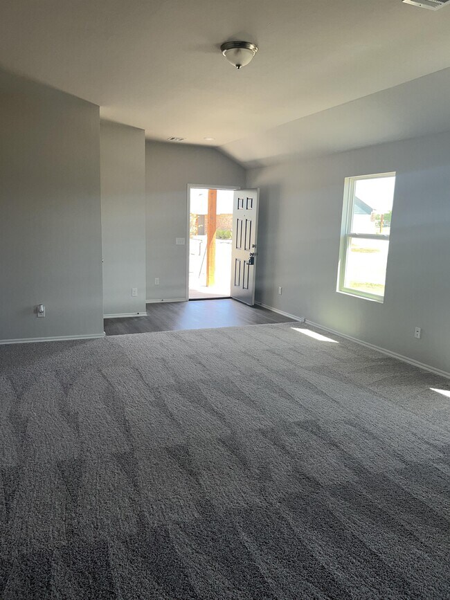 Building Photo - 1009 Ichabod Cir