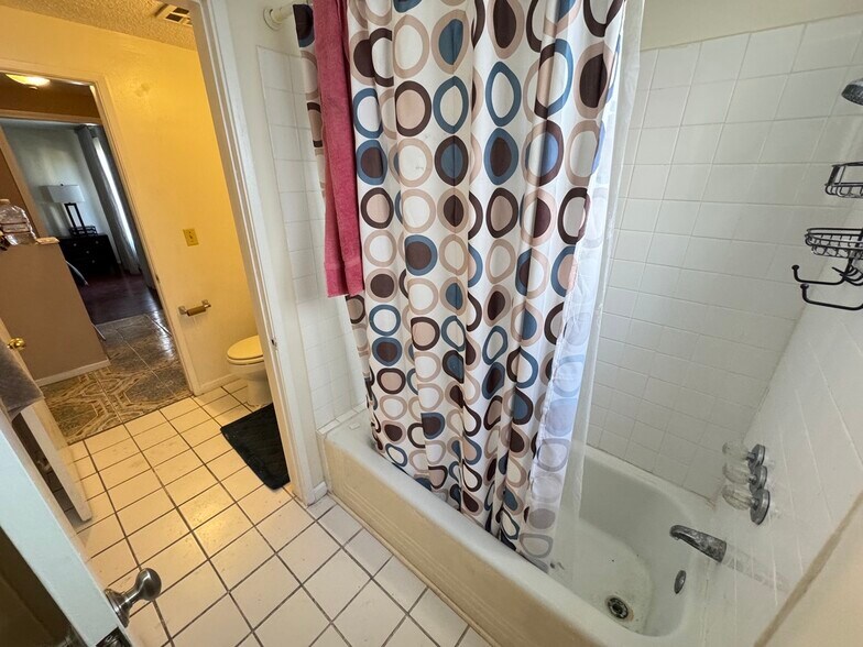 Building Photo - 1820 Speyer Ln