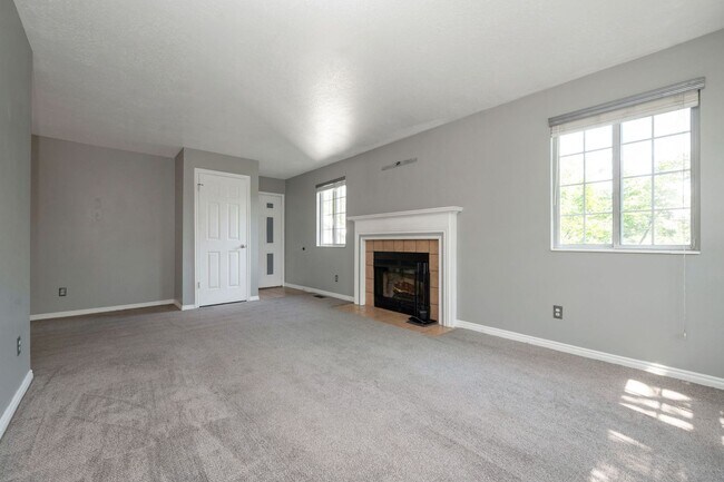 Building Photo - 9118 S Scirlein Dr