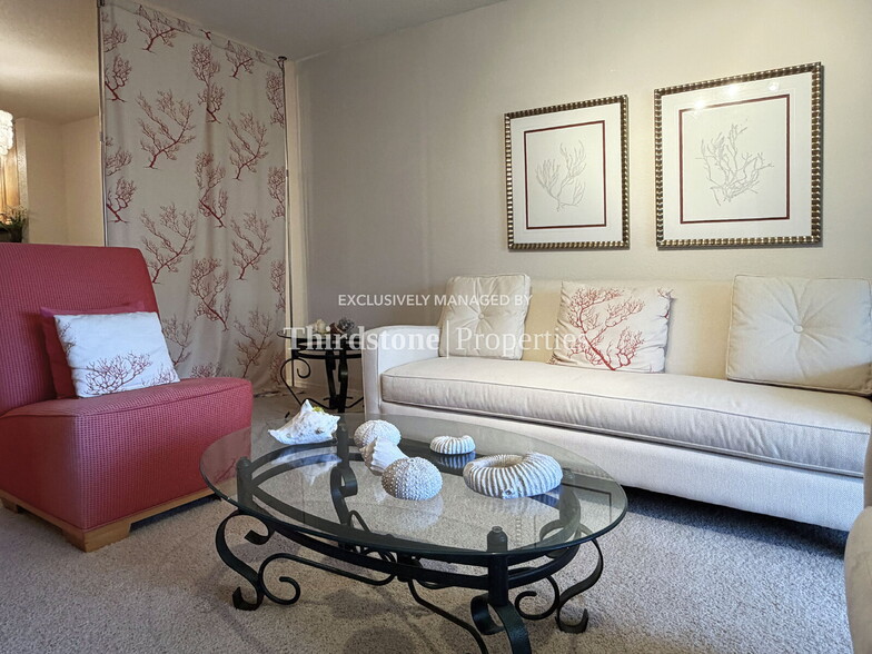 Building Photo - 11 Arbor Club Dr