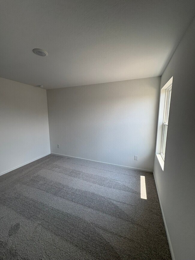 Building Photo - 16810 Great Highlands Dr