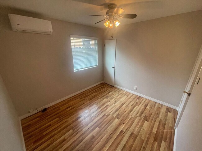 Building Photo - 4BD/2BA House on 63rd!