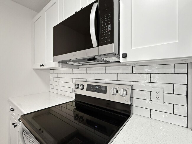 Building Photo - 4153 Bell Rd
