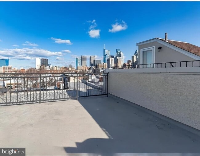 Building Photo - 2310 Naudain St