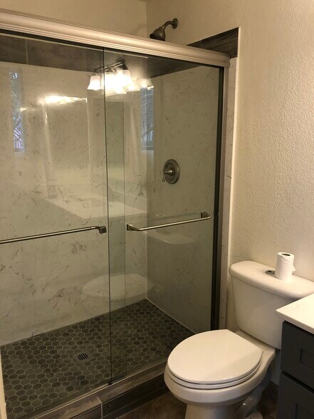 Master shower - 131 Cavan Ct