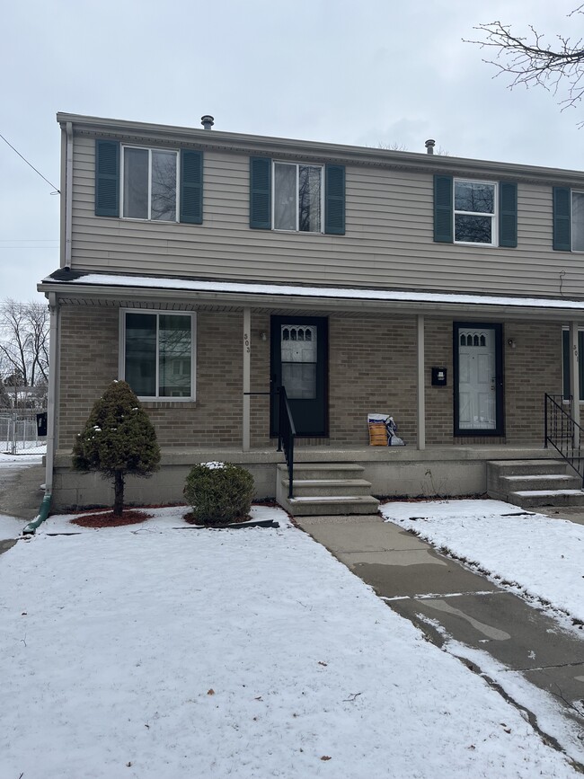 Building Photo - 503 Pine St