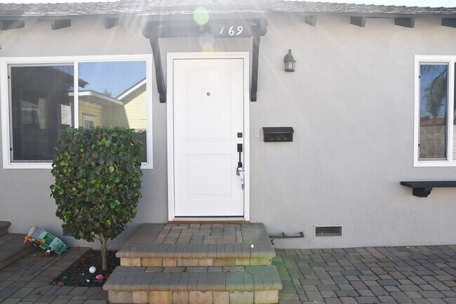 Building Photo - Jameson (167-169)