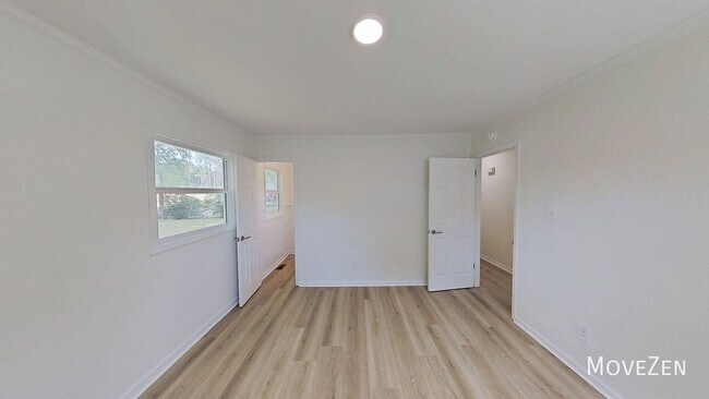 Building Photo - 206 Plaza Dr