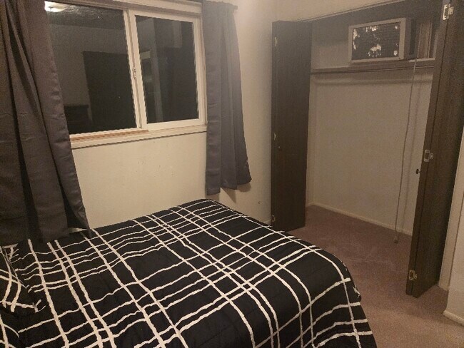 Building Photo - 197 Dale Dr