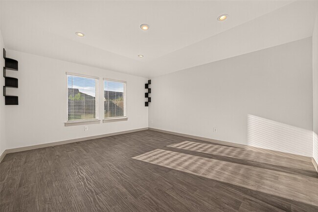 Building Photo - 1702 Mountain Echo Dr