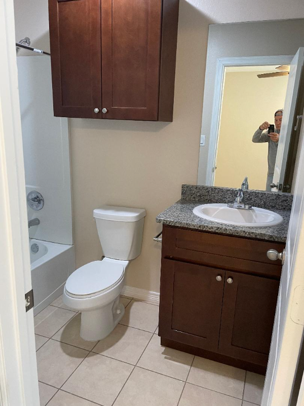 Building Photo - 111 S Bend Ct