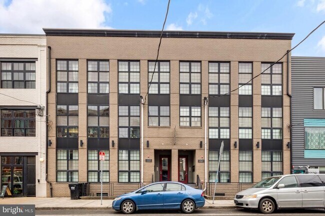Building Photo - 2422 Frankford Ave