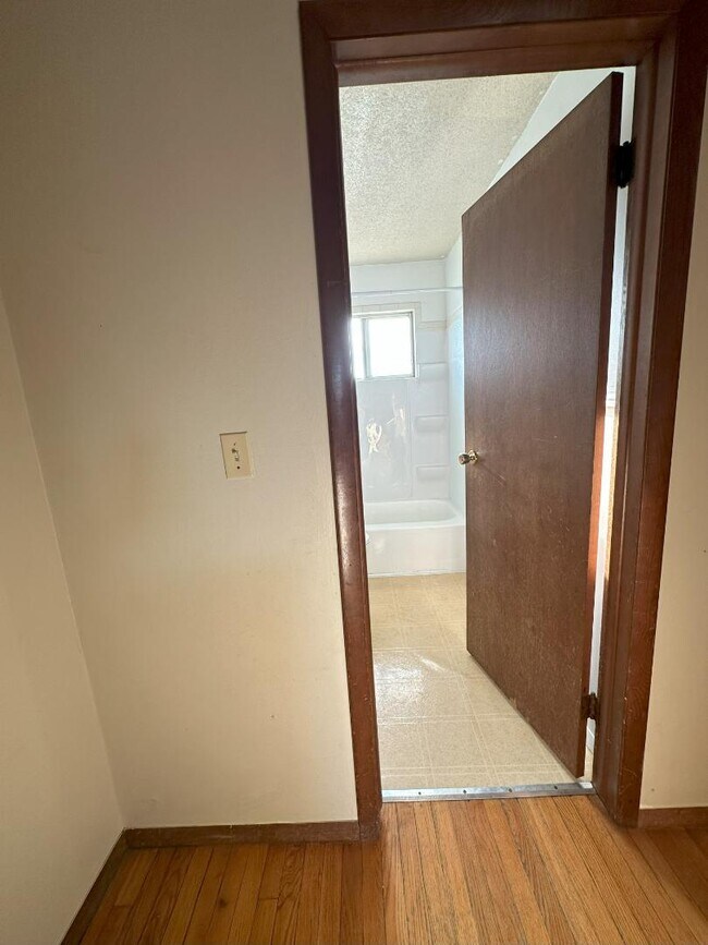 Building Photo - 32-46 Manor Drive - 42