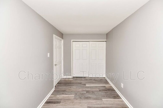 Building Photo - 11220 Chestnut Grove Square