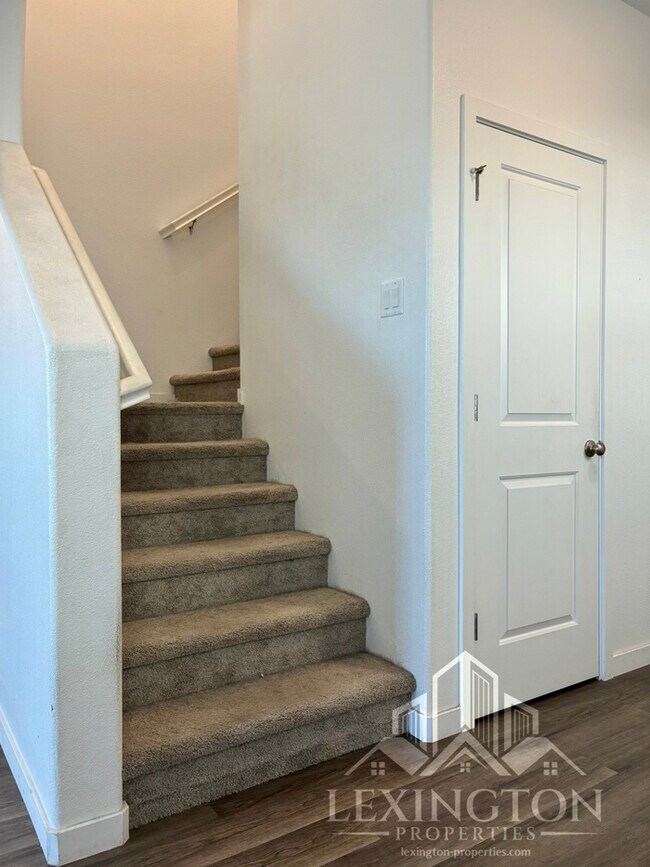 Building Photo - Beautiful Modern, 3BD/2.5BA Home in Rancho...