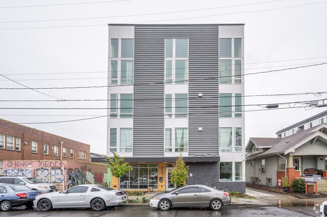 Building Photo - The CoCo Apts