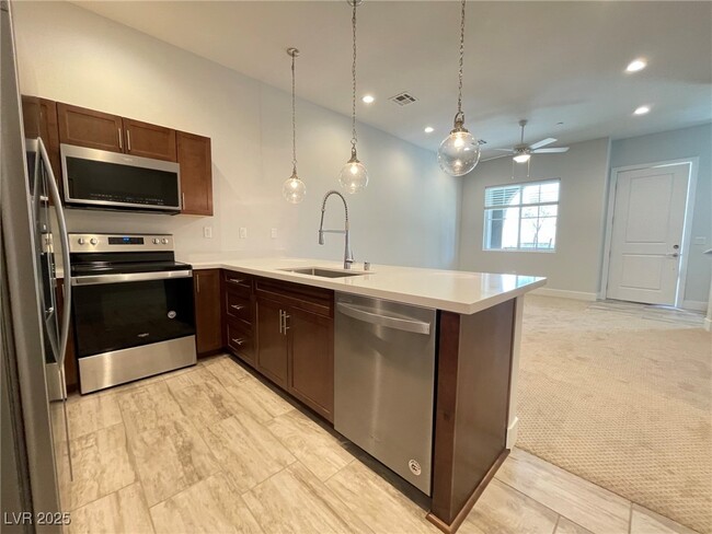 Building Photo - 10557 Ridge Glow Ave