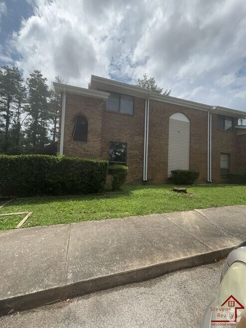 Building Photo - 409 Oriole Dr