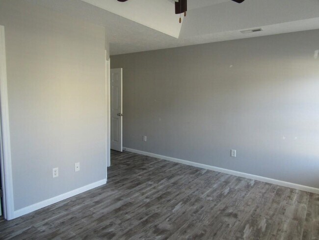 Building Photo - 151 Heath Dr