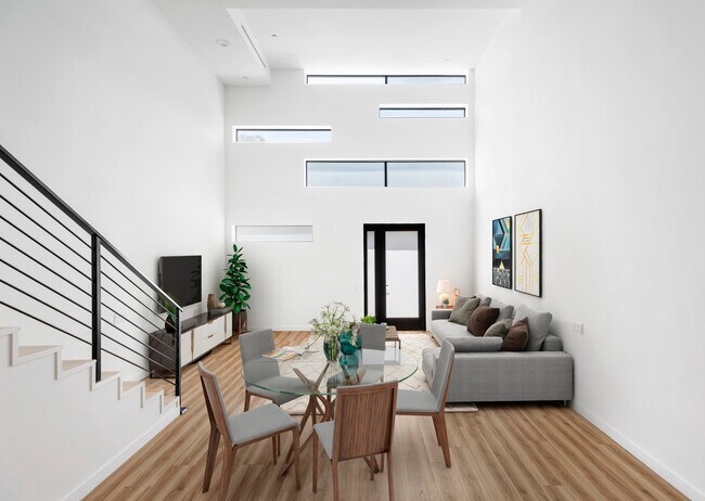 Building Photo - 10839 Kling St