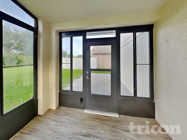 Building Photo - 2465 Hybrid Dr