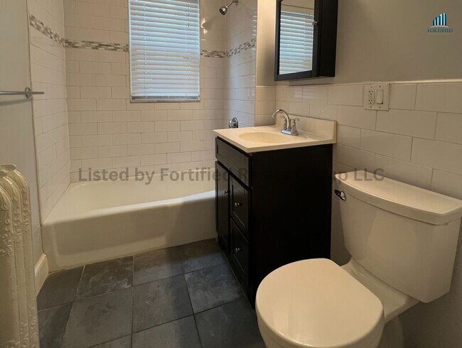 Building Photo - 142 Washington St