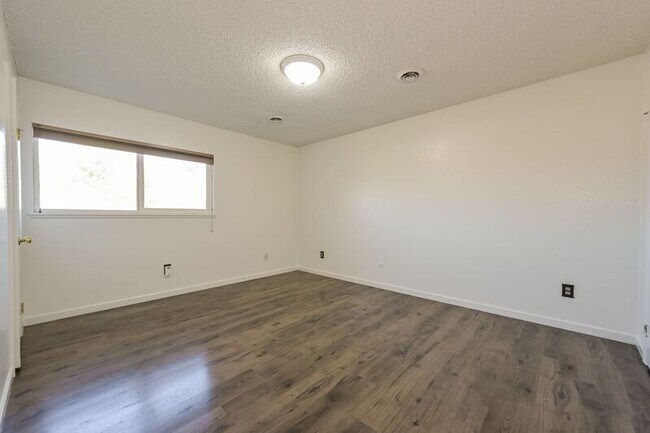 Building Photo - 8003 Wolff St