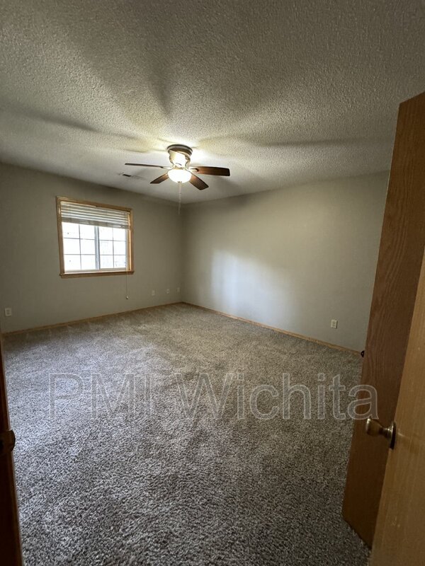 Building Photo - 107 S Gordon St