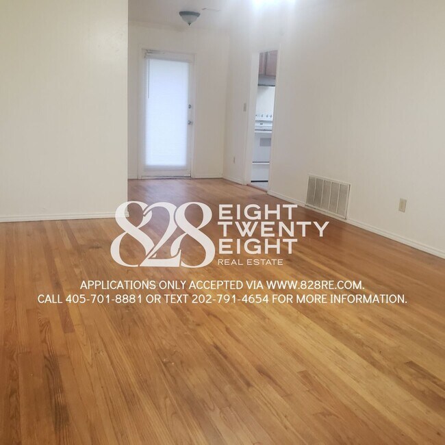 Building Photo - COMING SOON MID-FEBRUARY 2026! 4 bed/1 Bath House with an Awesome Backyard!