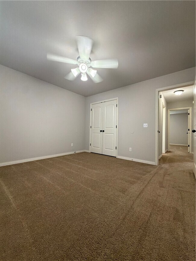 Building Photo - 2330 N Stonecrest Dr