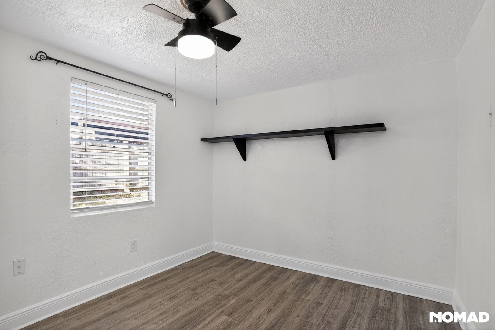 Building Photo - 441 E 5th St