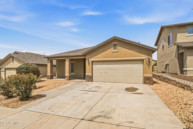 Building Photo - 7533 Red Cedar Dr