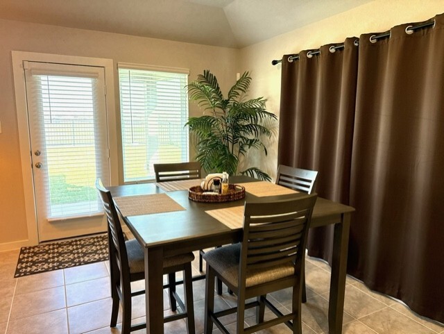 Building Photo - Cascade Hills Homes