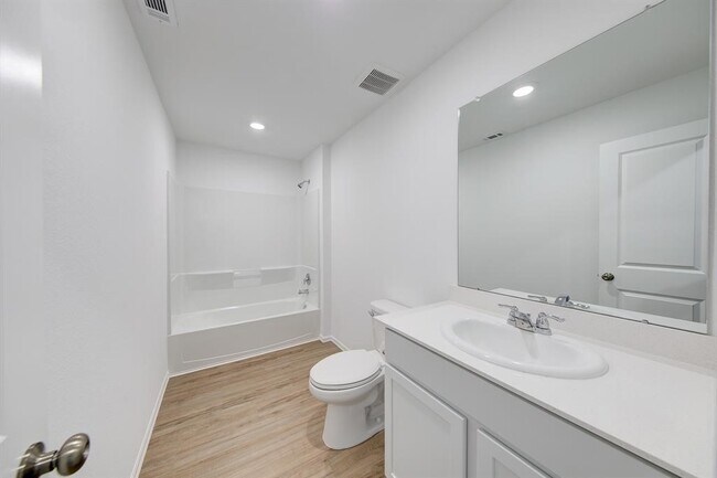 Building Photo - 20930 Zuccala Dr
