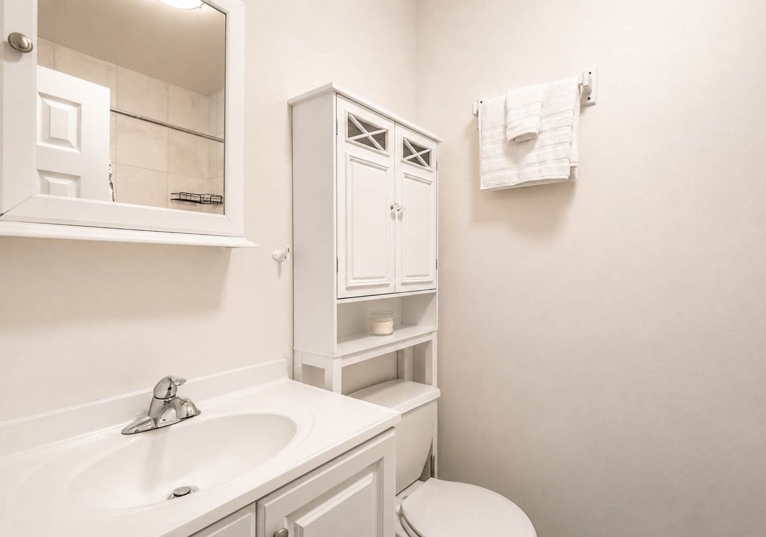 Building Photo - 336 W 46th St