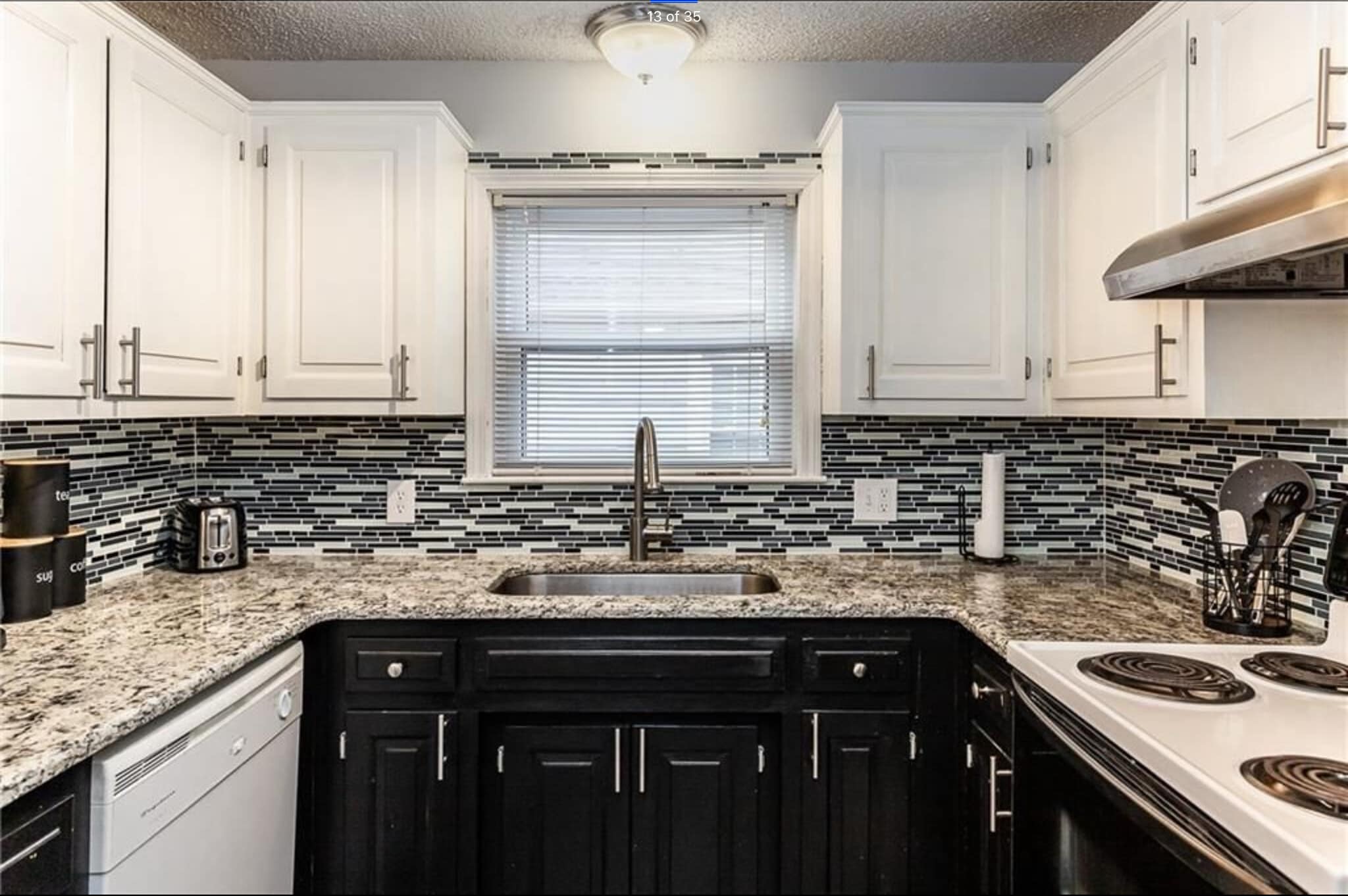 Building Photo - 4742 Jarboe St