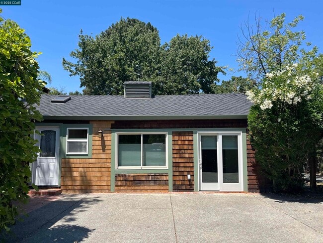 Primary Photo - 188 Pioneer Ave