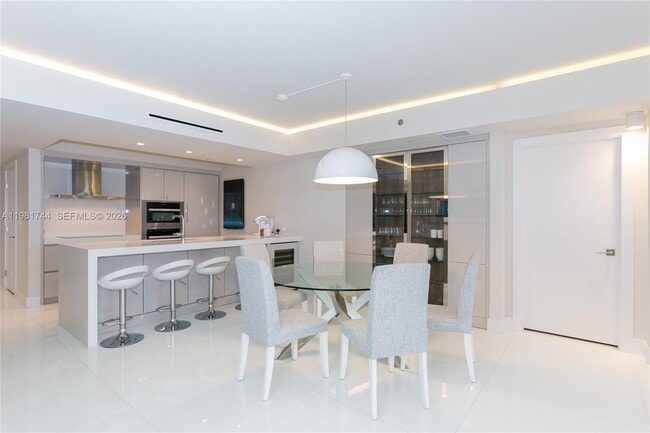 Building Photo - 1830 S Ocean Dr