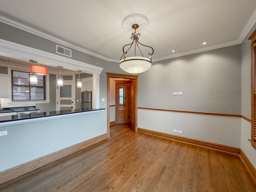 Building Photo - 1940 W Berenice Ave