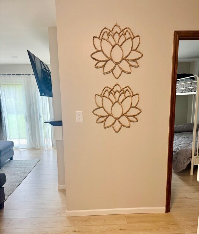 Building Photo - 61 Southgate Course